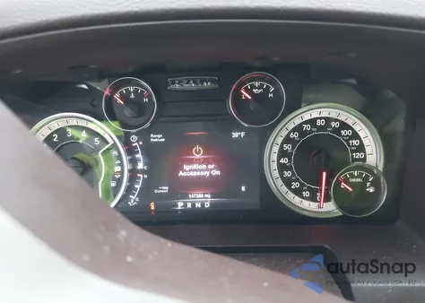 2017 Ram 1500 Laramie 4X2 5'7 Box z USA, uszkodzony, nr VIN 1C6RR6NM5HS576900